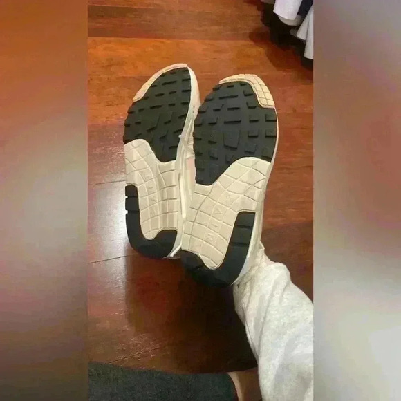 Nike Air Max size 9 - Picture 4 of 5